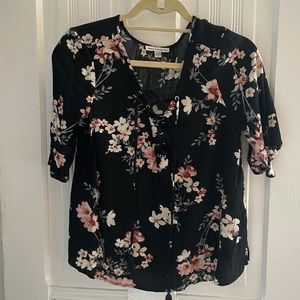AE floral lace up top